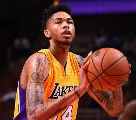 超赛场上虽 超赛场上虽